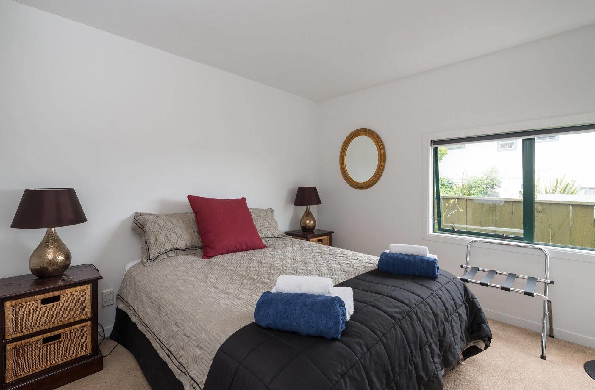 Lakeside City Apartments - Penthouse And Studio Rotorua Kültér fotó